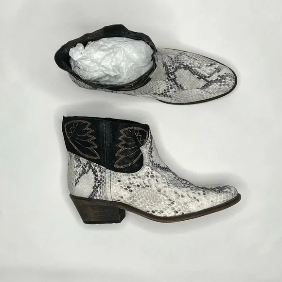 NWOT Free People Dorado Leather Snake Print Ankle Boots